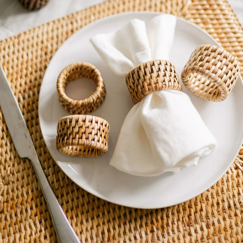 RATTAN NAPKIN RINGS (SET OF 4)