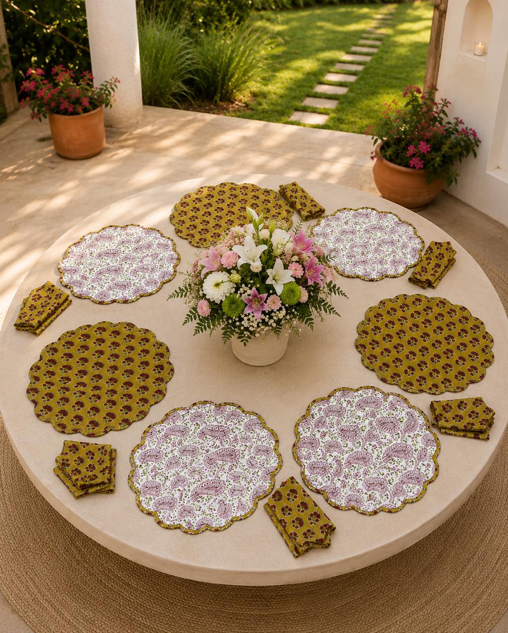 Olive Paisley Reversible Dining Set( SET OF 6 MATS AND NAPKINS)