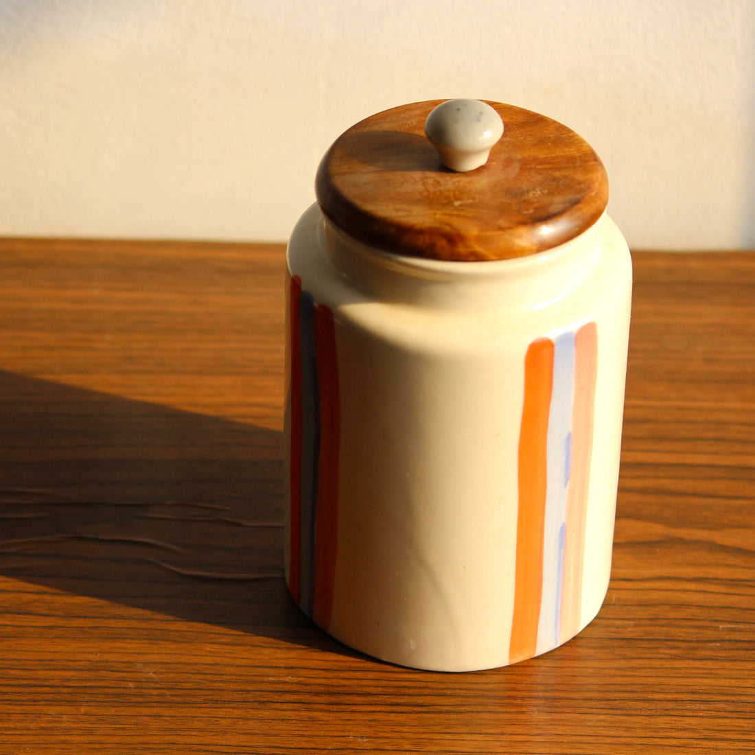 Linear Ceramic Jar Set with wooden lid ( Set of 1) | Pinterest Inspired Design