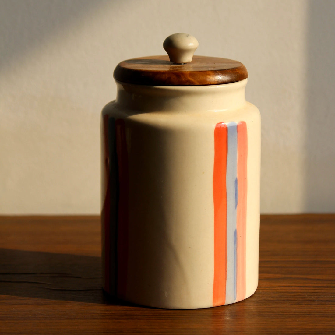 Linear Ceramic Jar Set with wooden lid ( Set of 1) | Pinterest Inspired Design